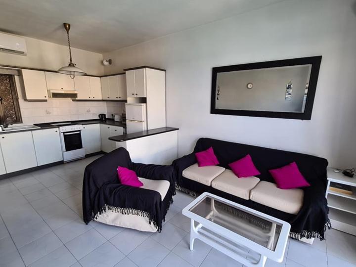 Spinola Bay Sea Front Apt 6 Сент Джулианс Экстерьер фото