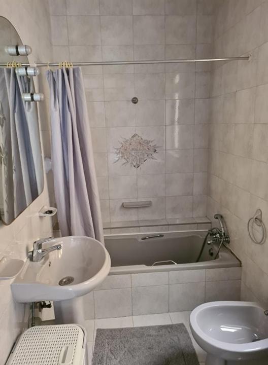 Spinola Bay Sea Front Apt 6 Сент Джулианс Экстерьер фото