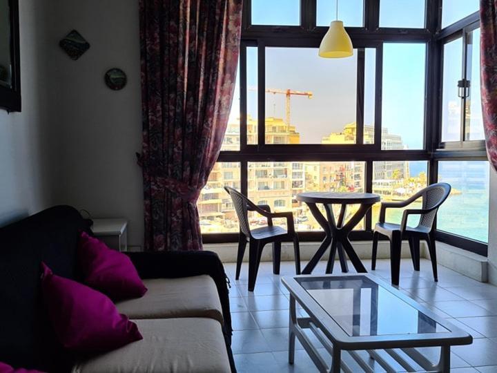 Spinola Bay Sea Front Apt 6 Сент Джулианс Экстерьер фото