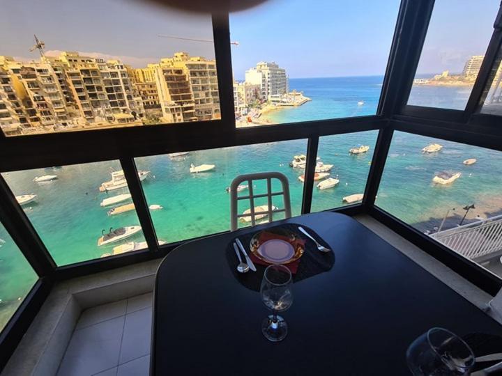 Spinola Bay Sea Front Apt 6 Сент Джулианс Экстерьер фото